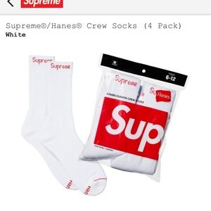 SUPREME X HANES SOCKS